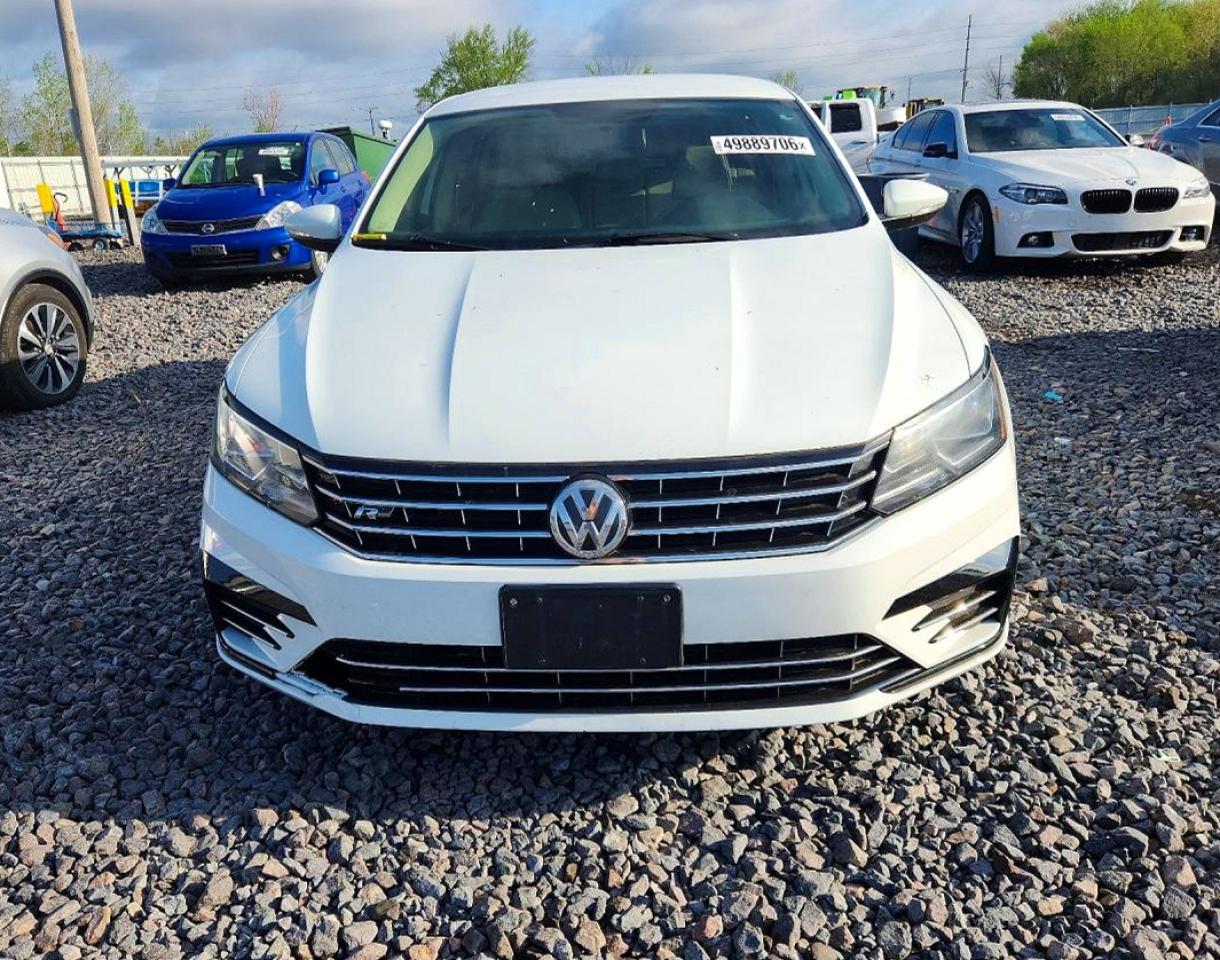 2017 VOLKSWAGEN PASSAT