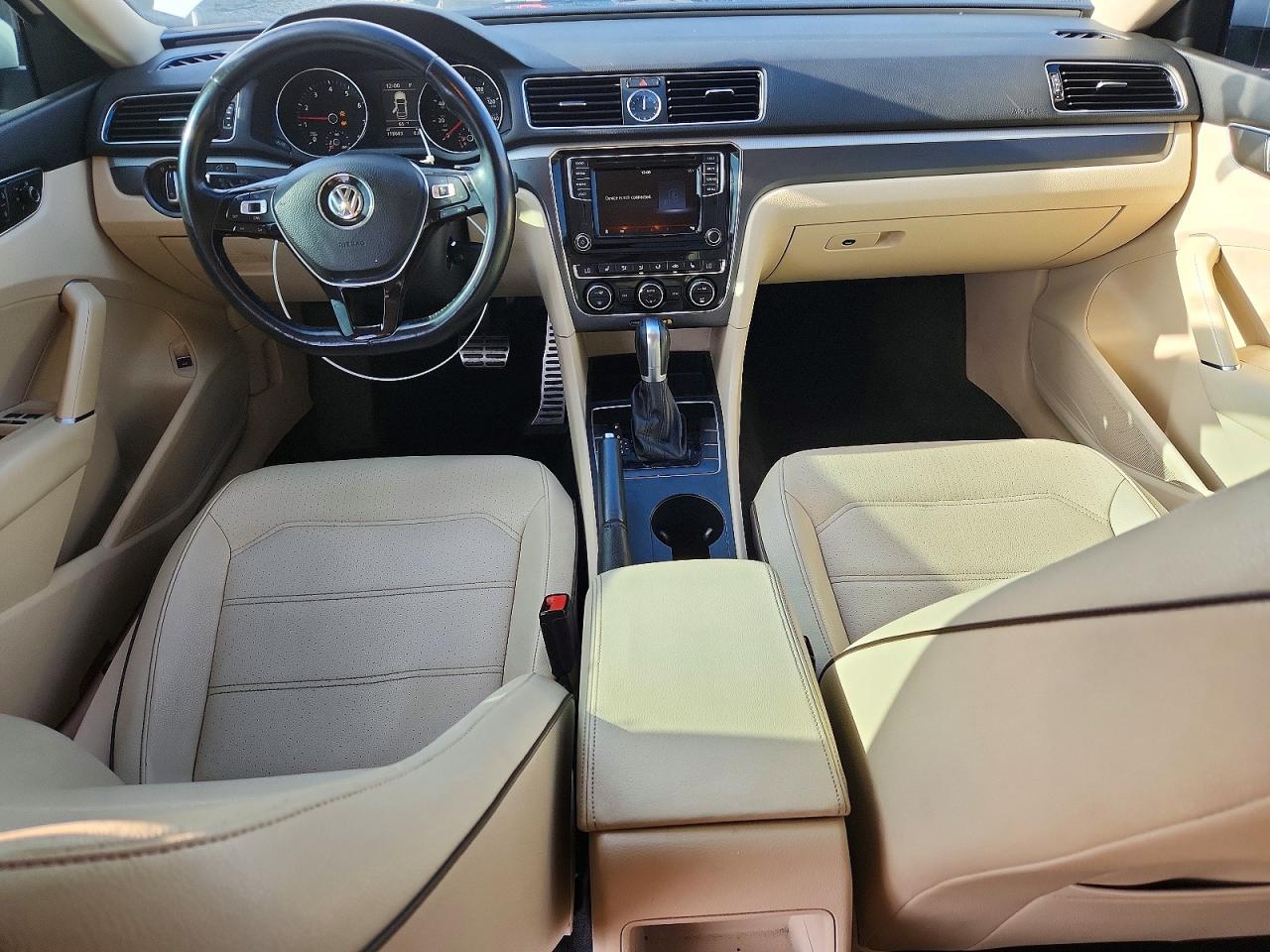 2017 VOLKSWAGEN PASSAT