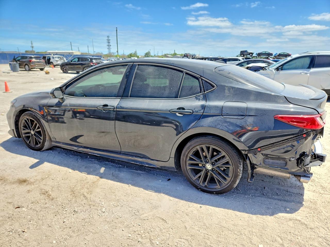 2025 TOYOTA CAMRY