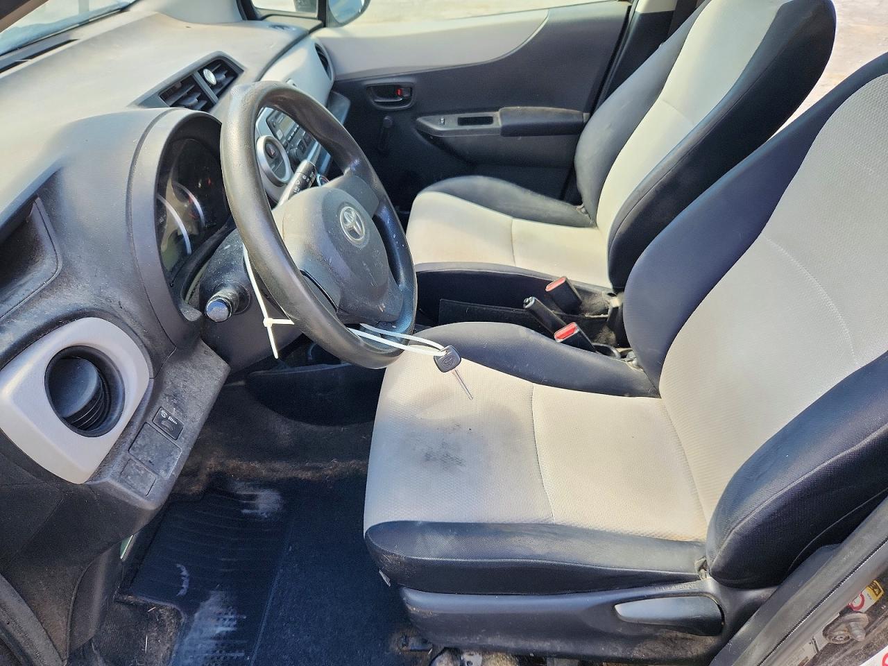 2012 TOYOTA YARIS