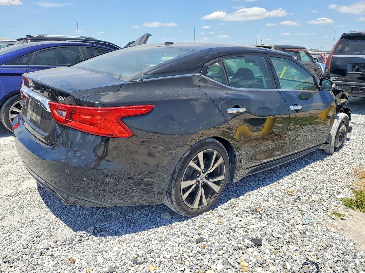 2017 NISSAN MAXIMA