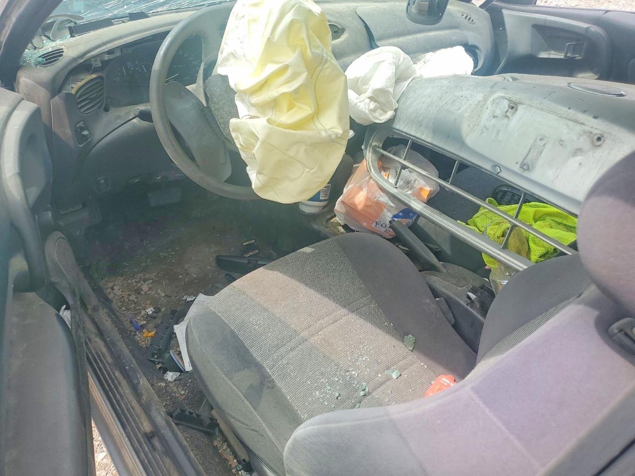 2000 FORD ESCORT