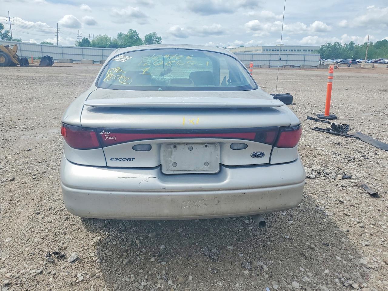 2000 FORD ESCORT