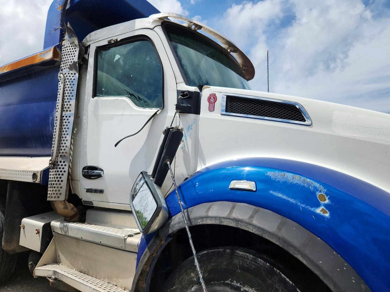 2022 KENWORTH T880