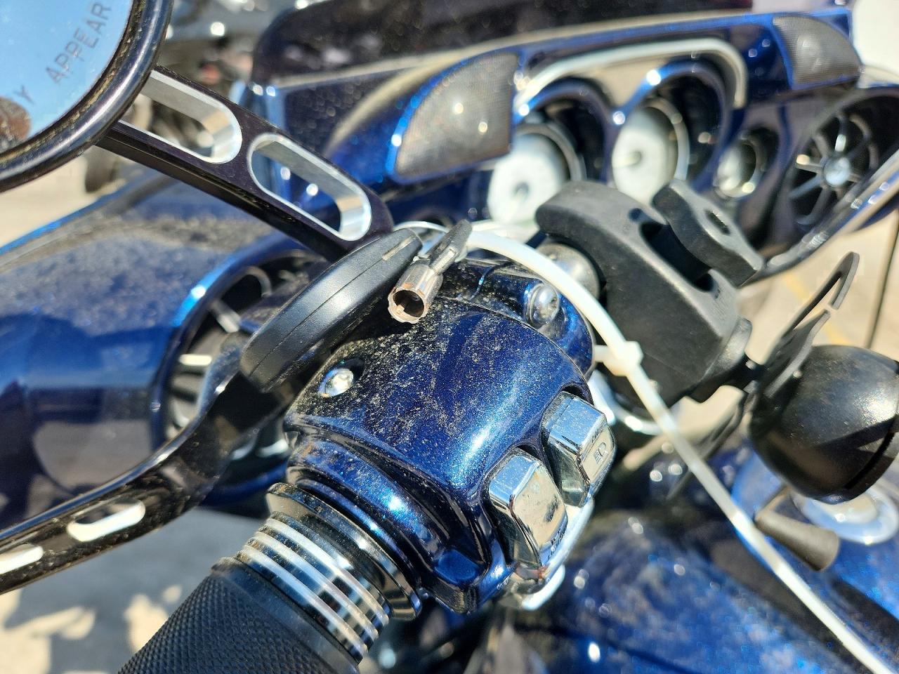 2012 HARLEY-DAVIDSON FL