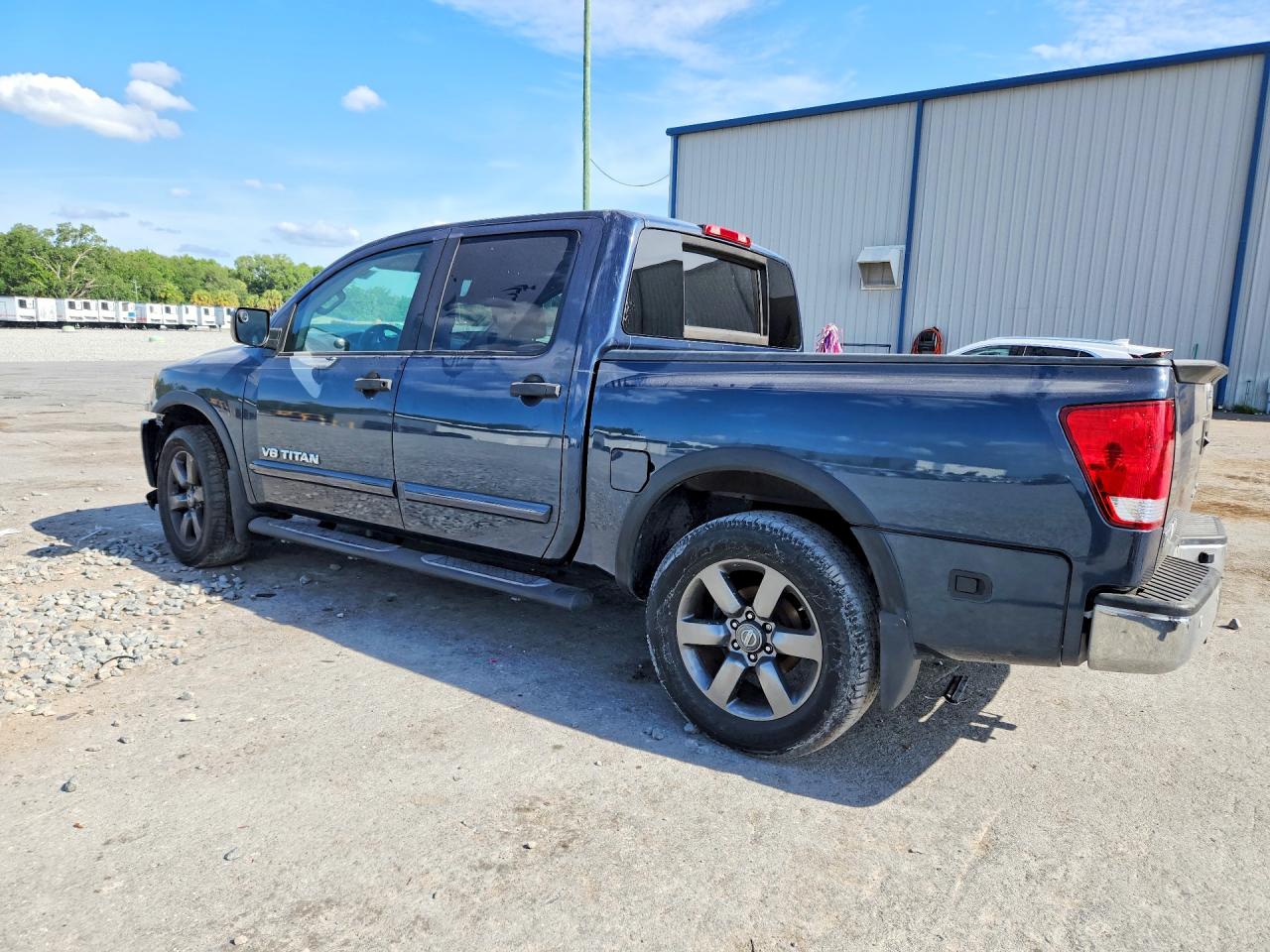 2015 NISSAN TITAN