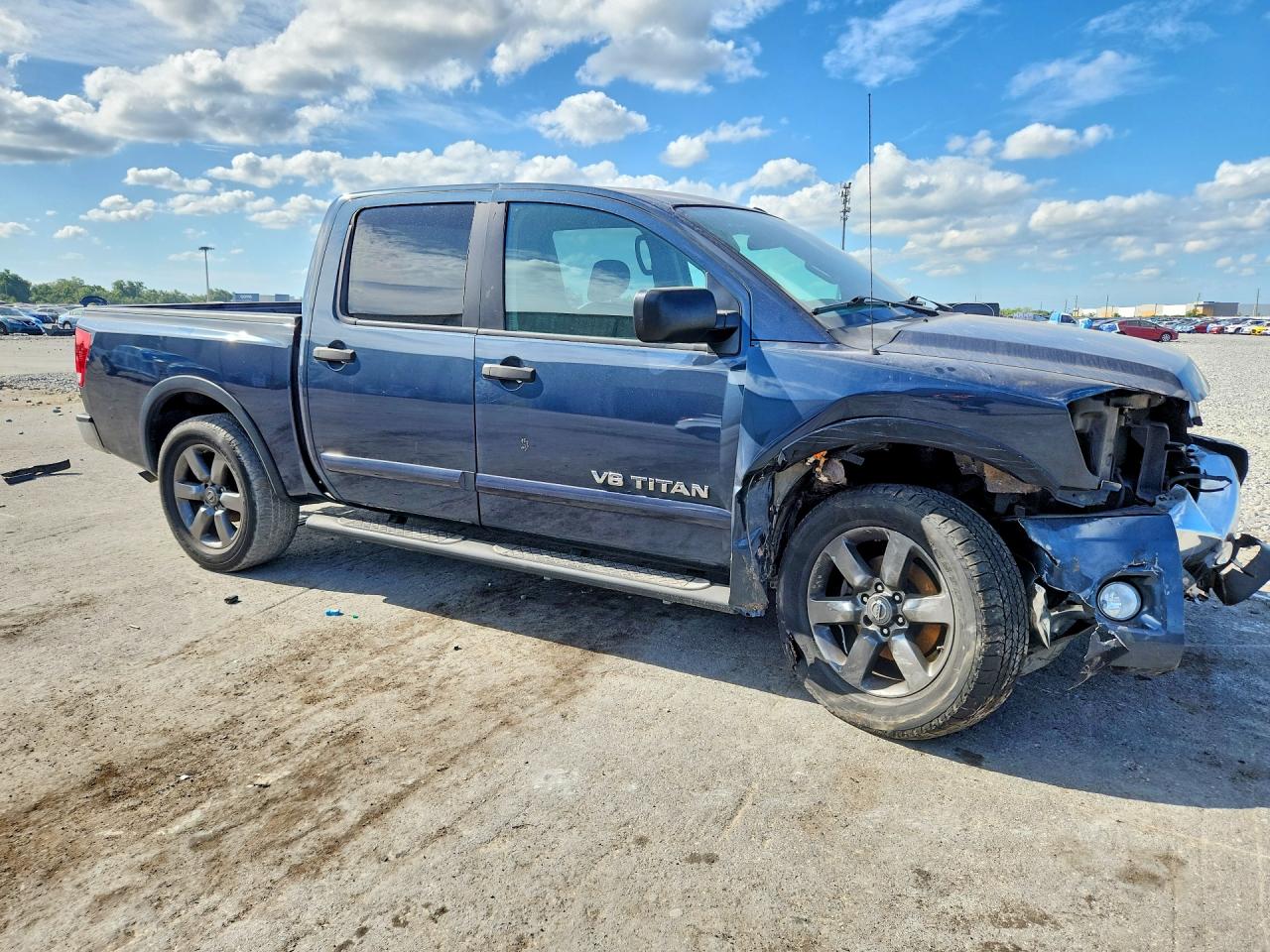2015 NISSAN TITAN