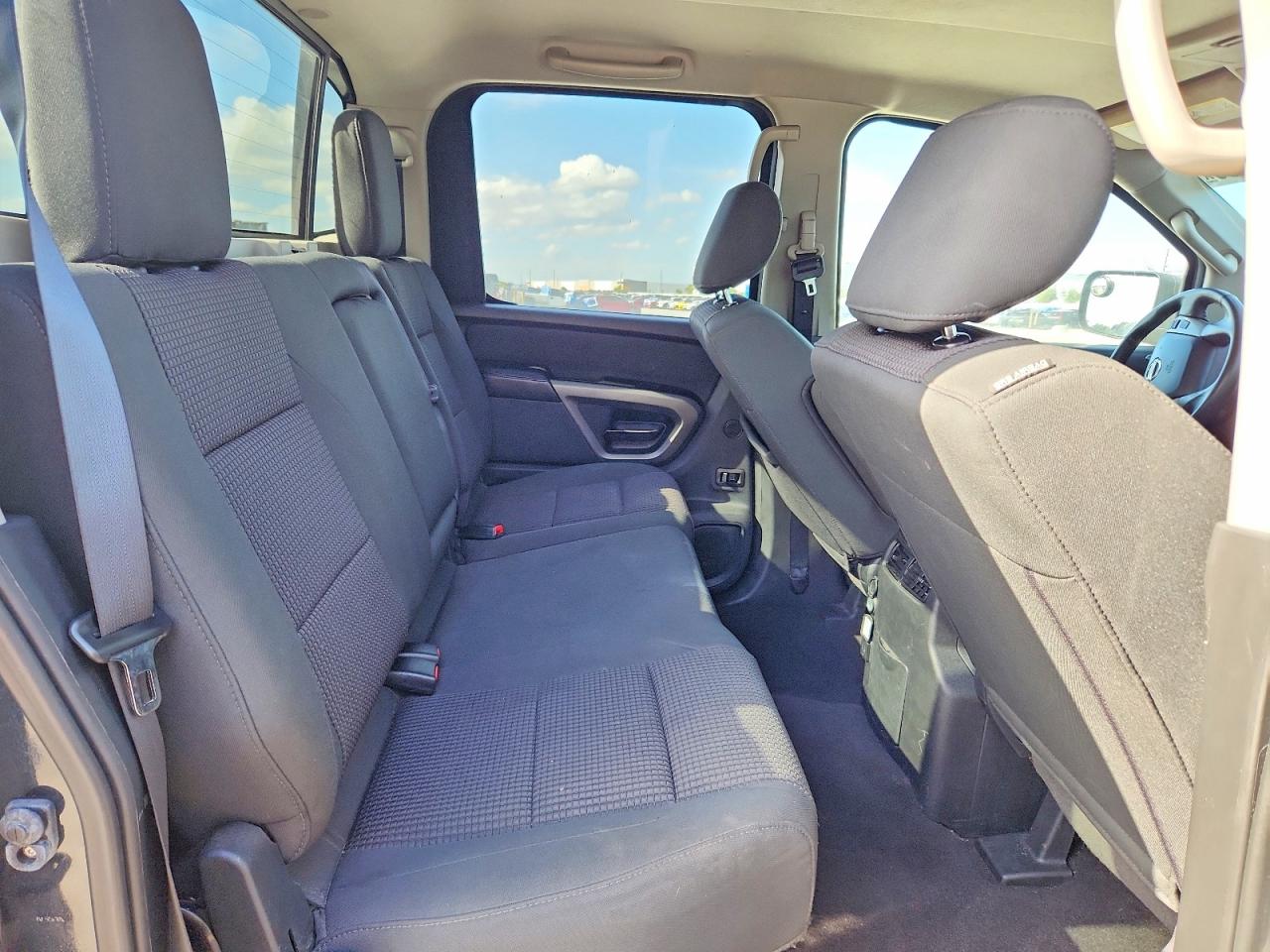 2015 NISSAN TITAN