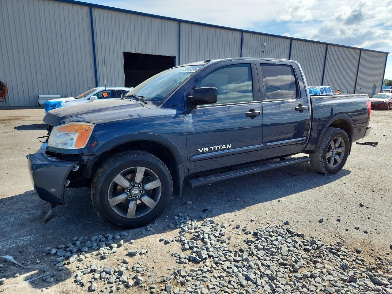 2015 NISSAN TITAN
