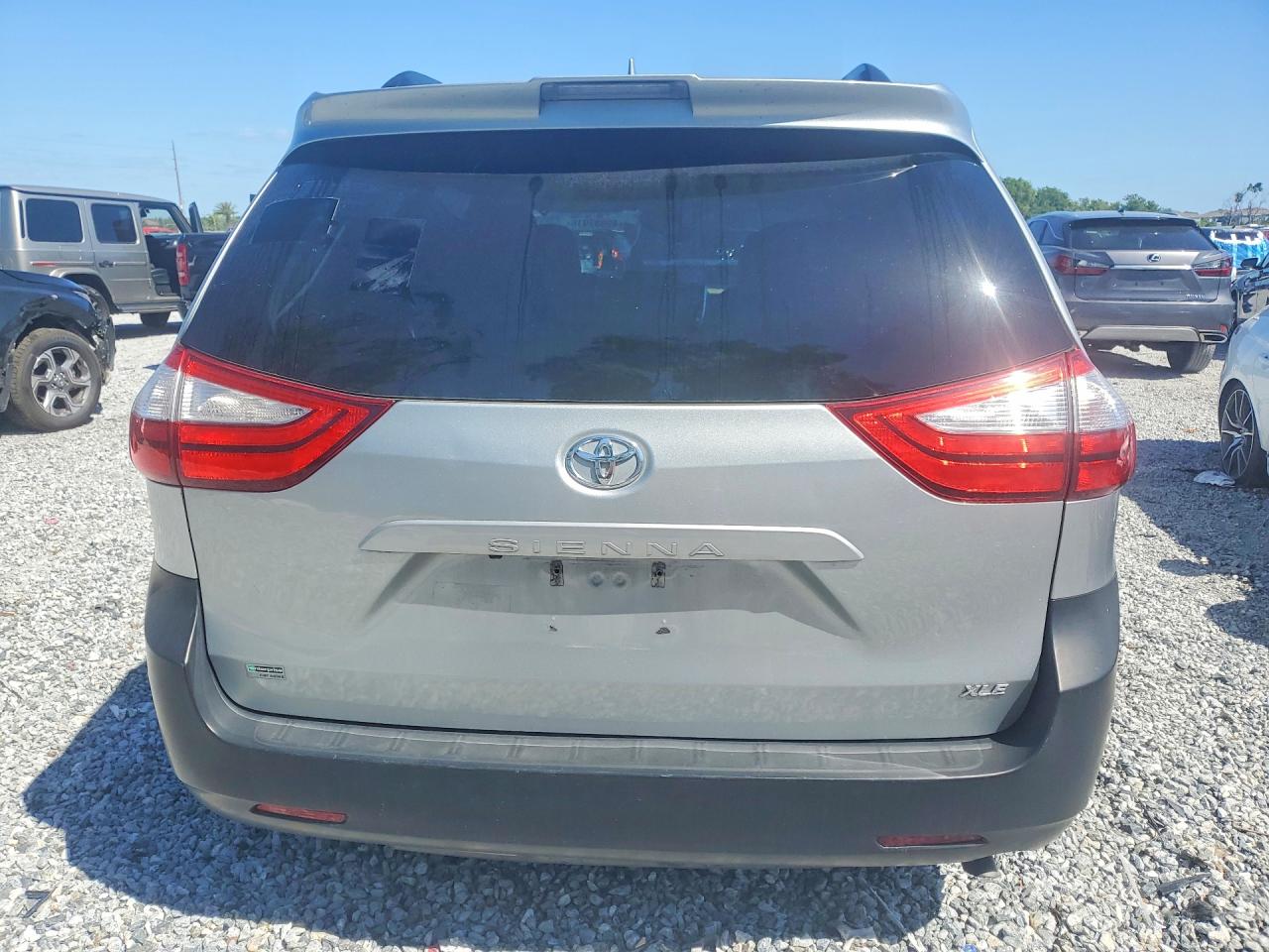 2019 TOYOTA SIENNA