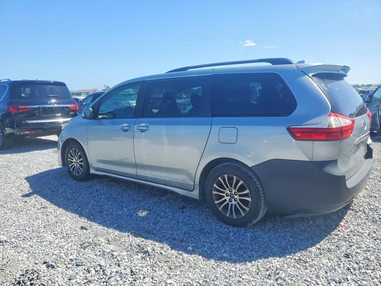 2019 TOYOTA SIENNA
