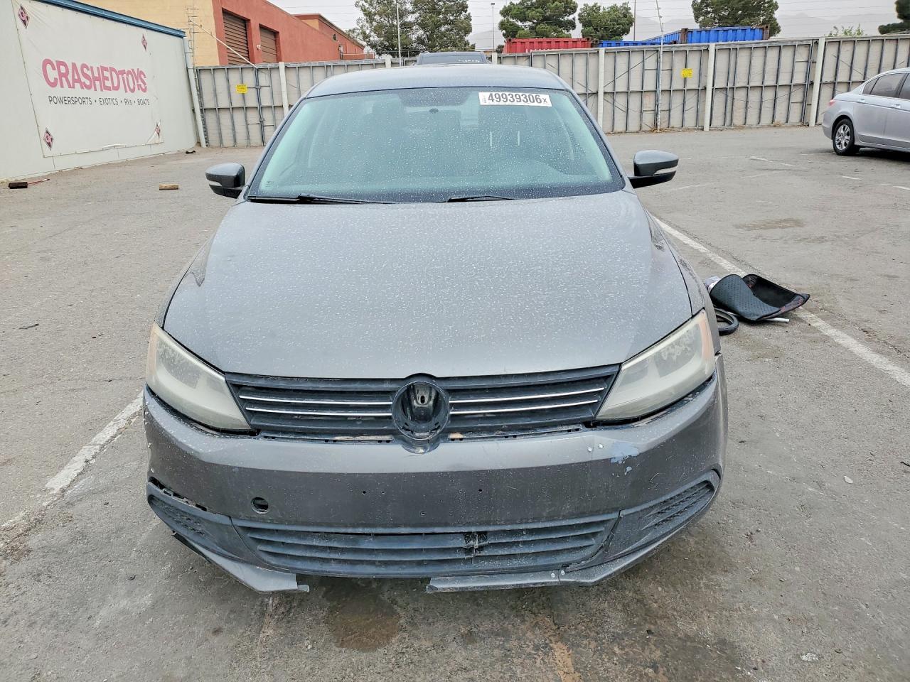 2011 VOLKSWAGEN JETTA