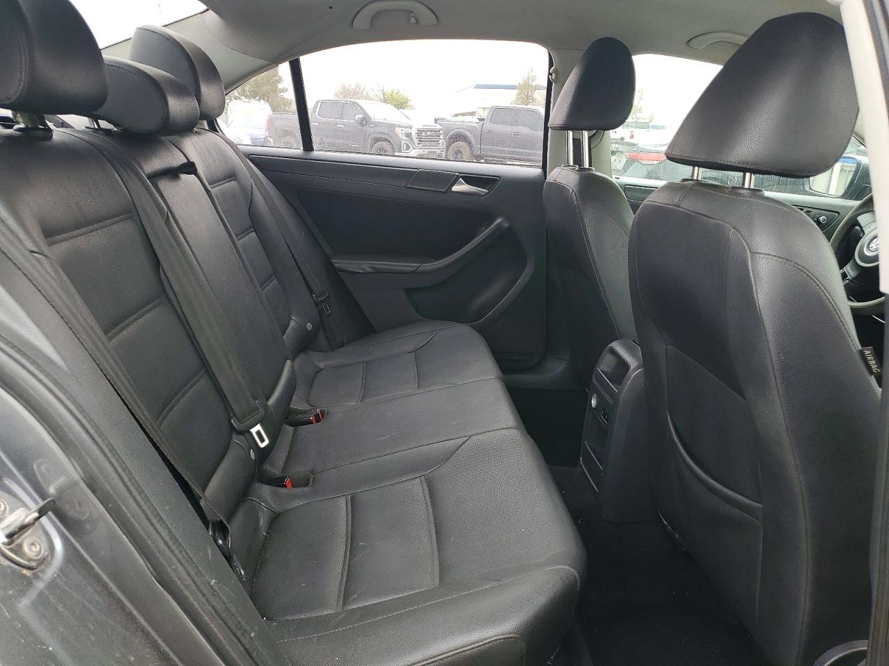 2011 VOLKSWAGEN JETTA