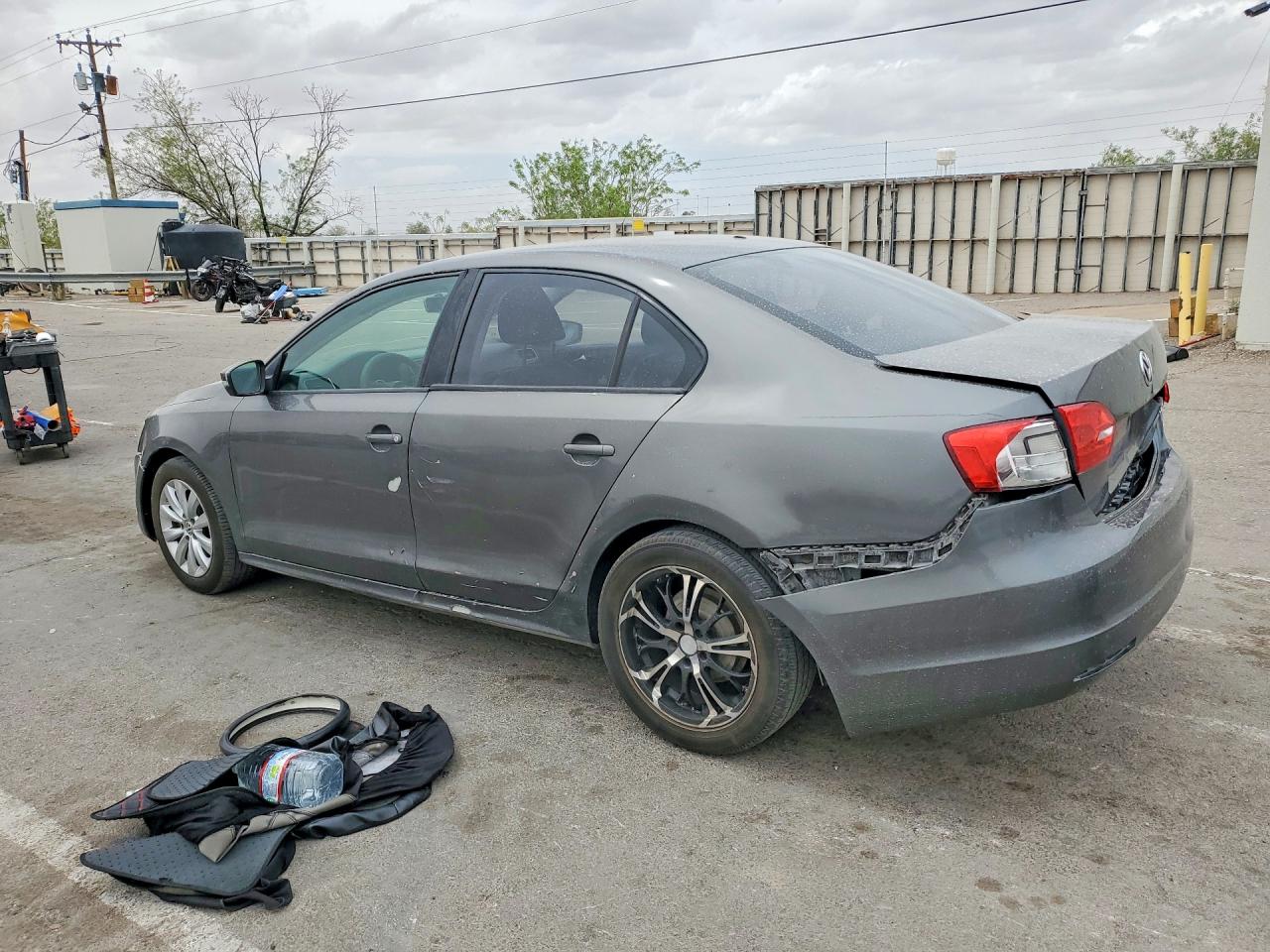 2011 VOLKSWAGEN JETTA