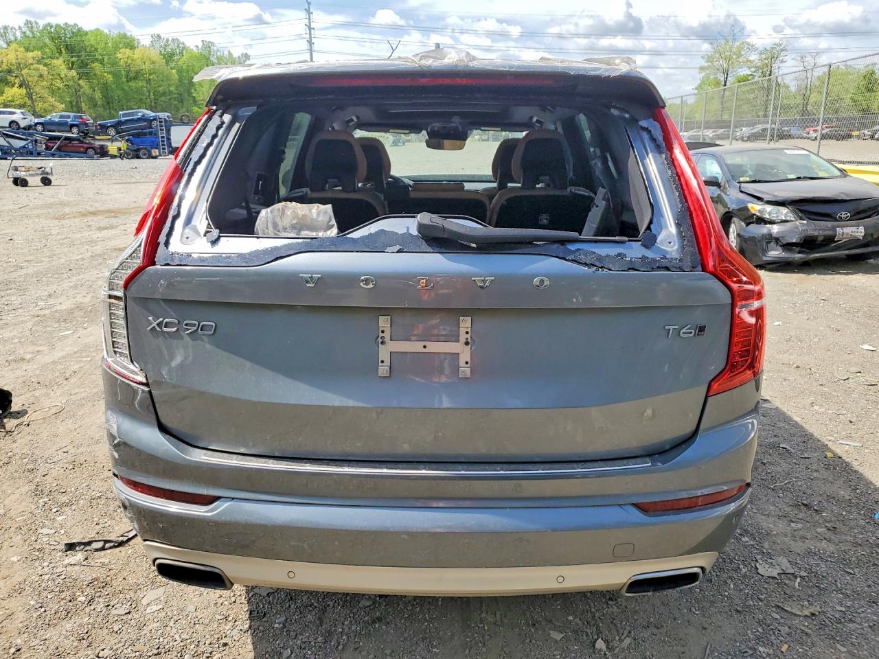 2018 VOLVO XC90