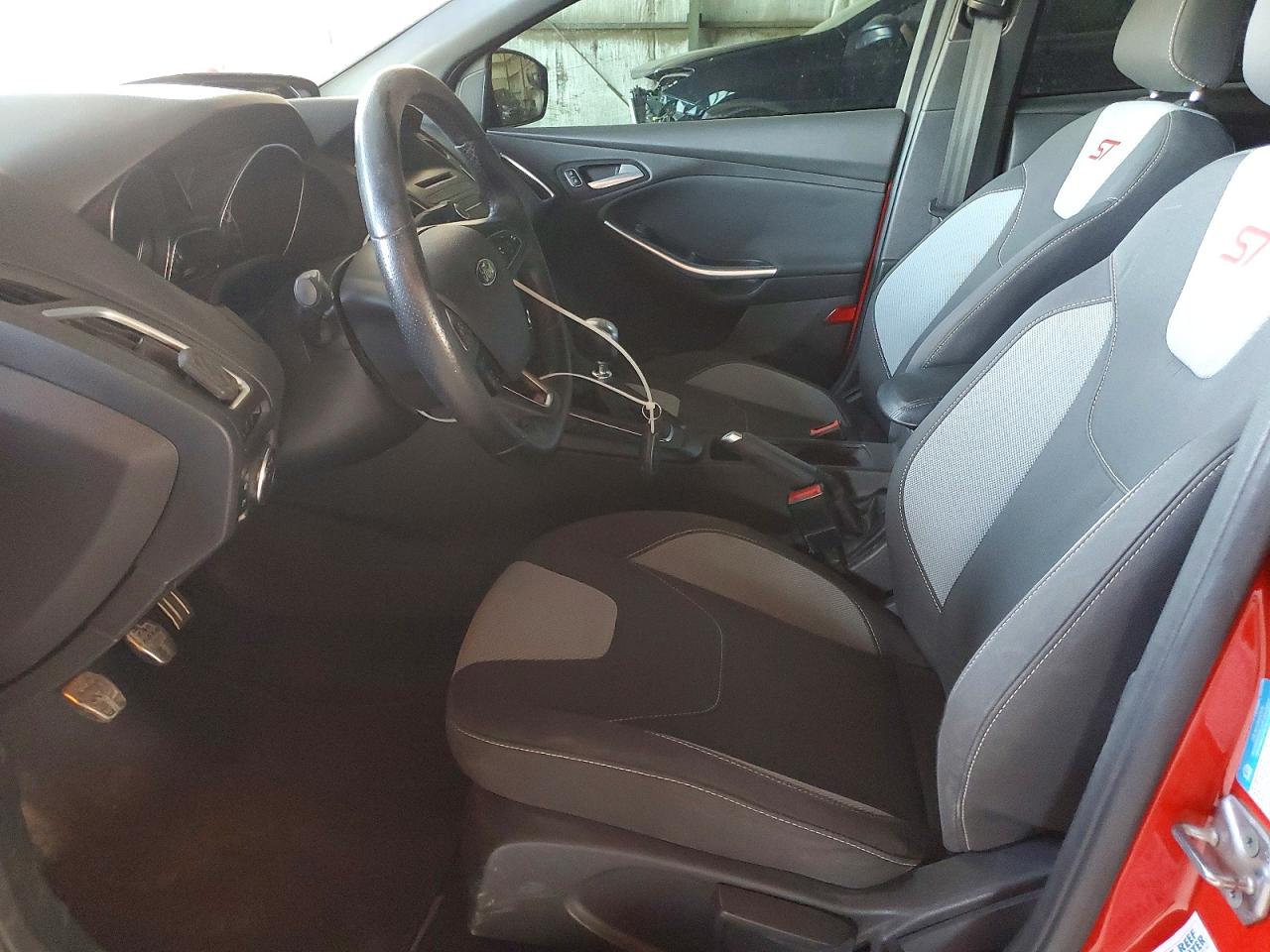 2016 FORD FOCUS
