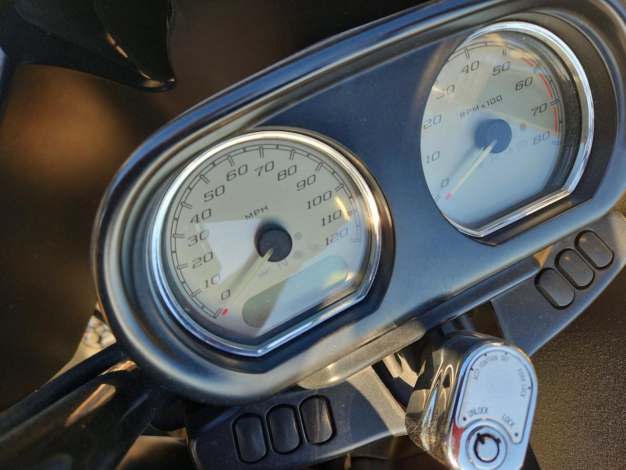 2017 HARLEY-DAVIDSON FL
