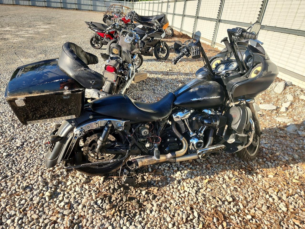 2017 HARLEY-DAVIDSON FL