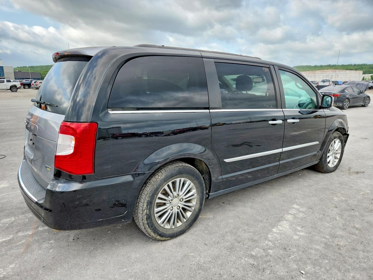 2014 CHRYSLER MINIVAN