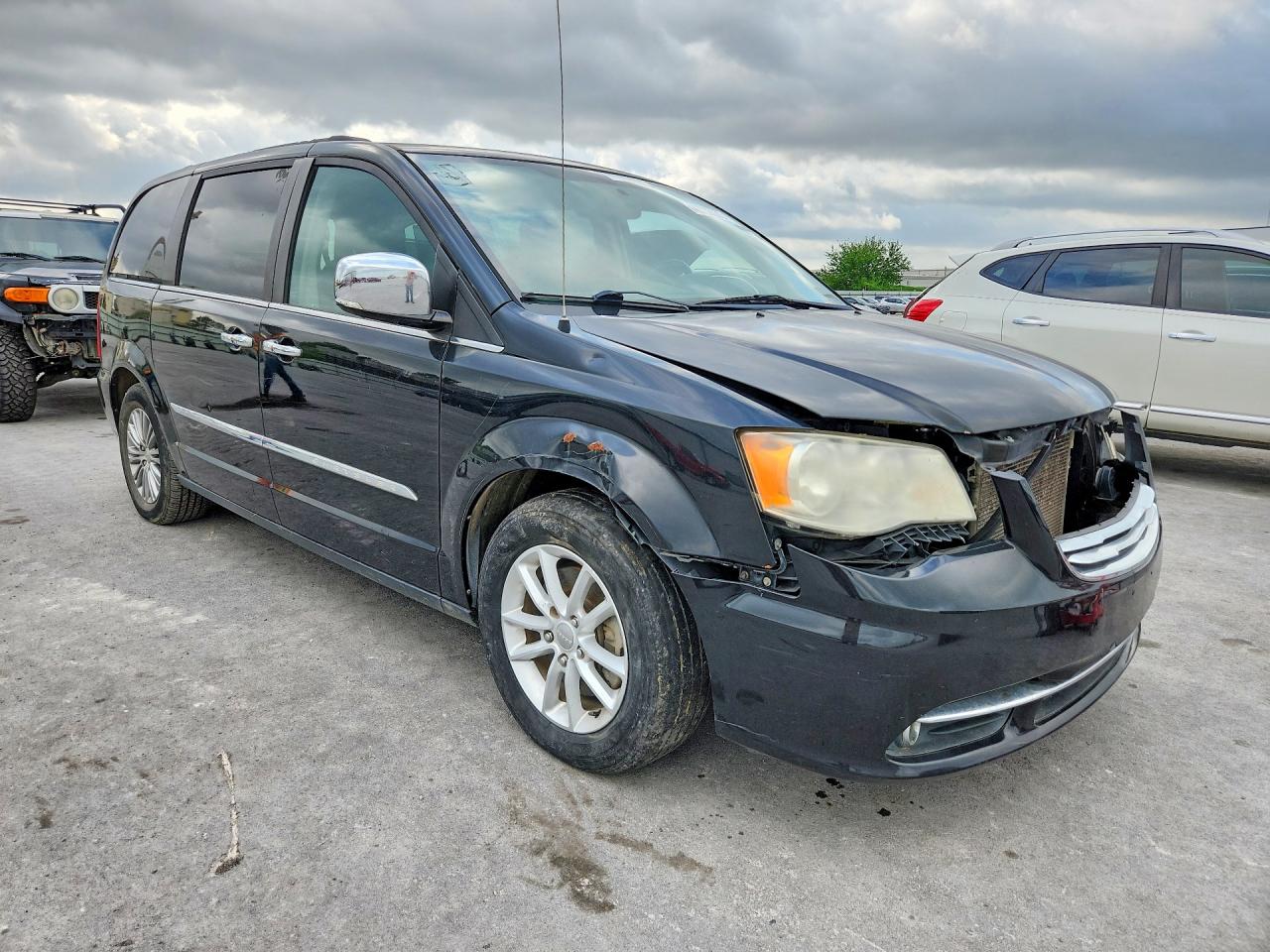 2014 CHRYSLER MINIVAN