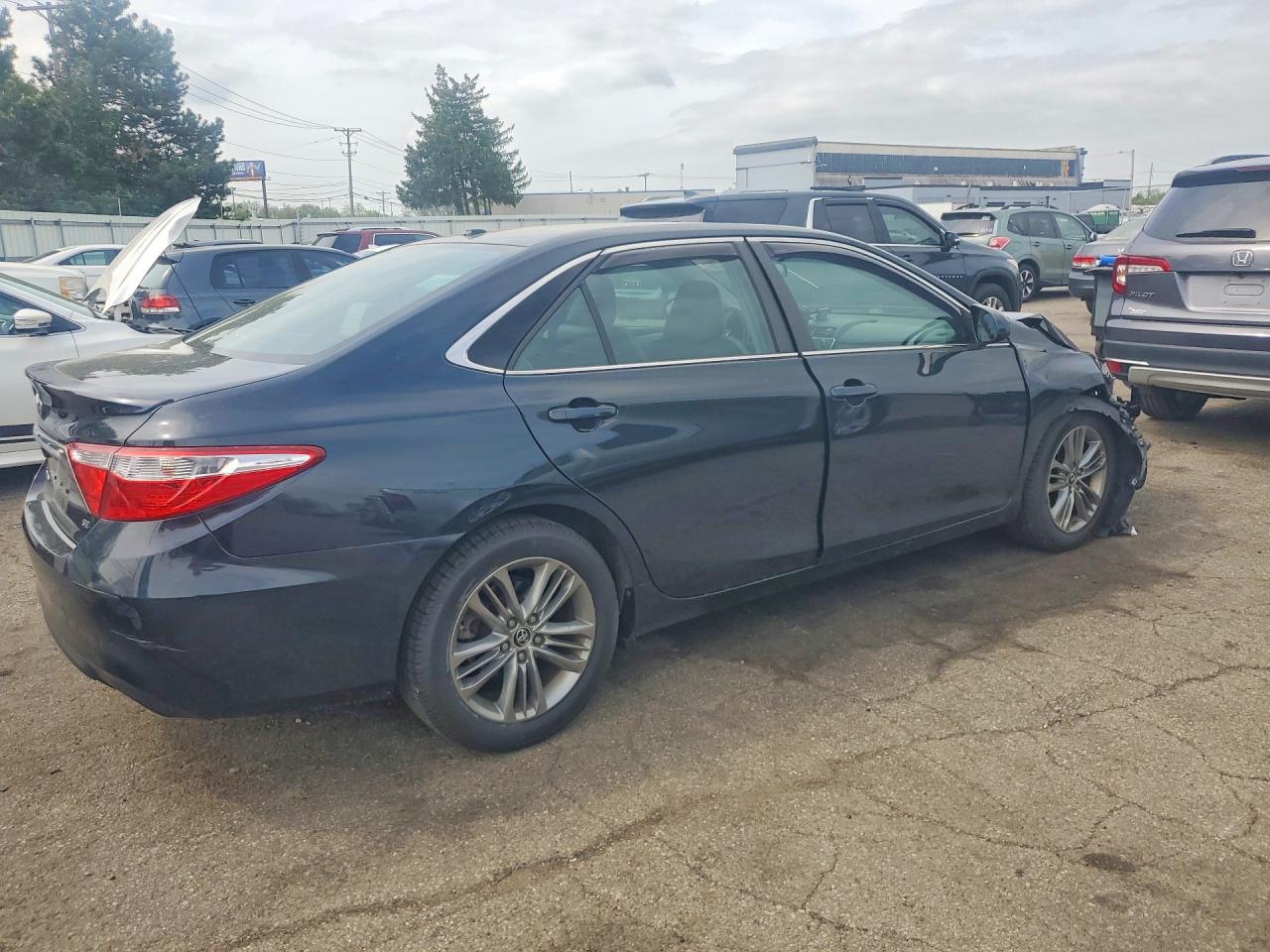 2015 TOYOTA CAMRY