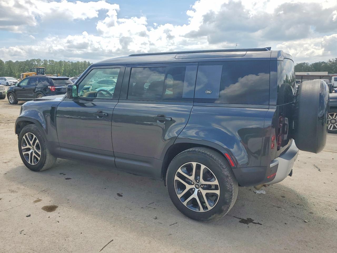 2024 LAND ROVER DEFENDER