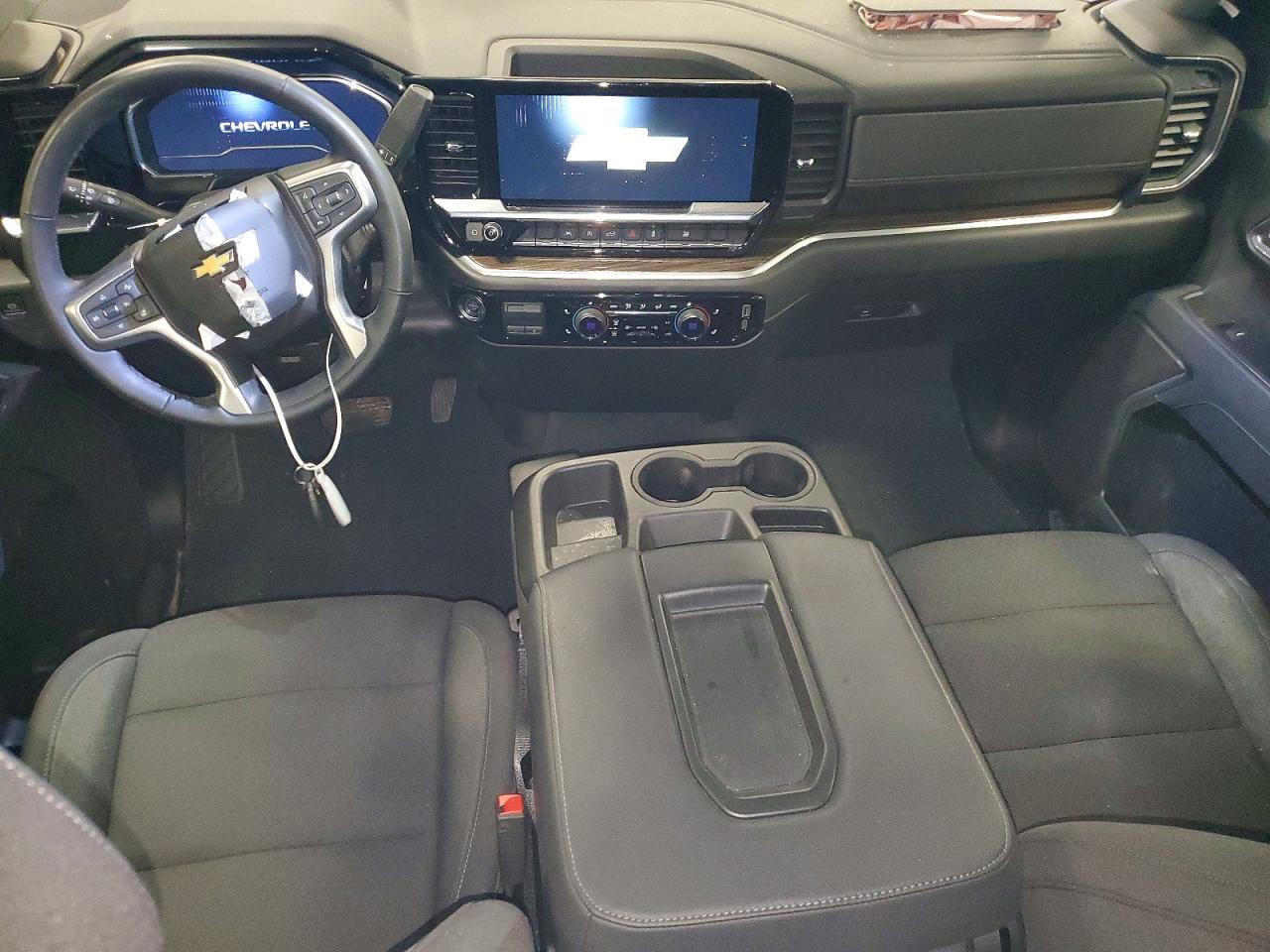2025 CHEVROLET SILVERADO