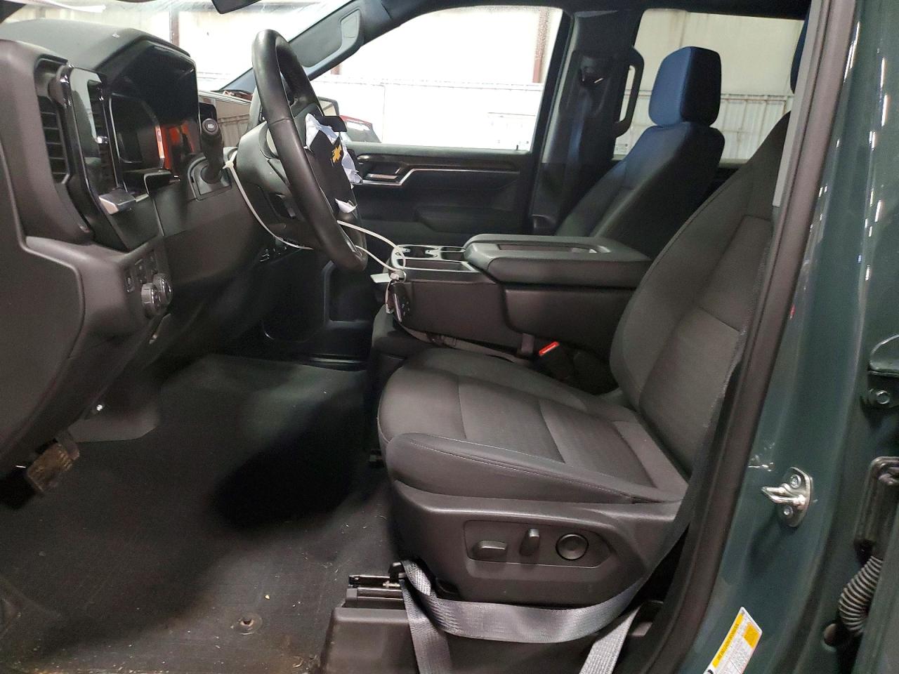 2025 CHEVROLET SILVERADO