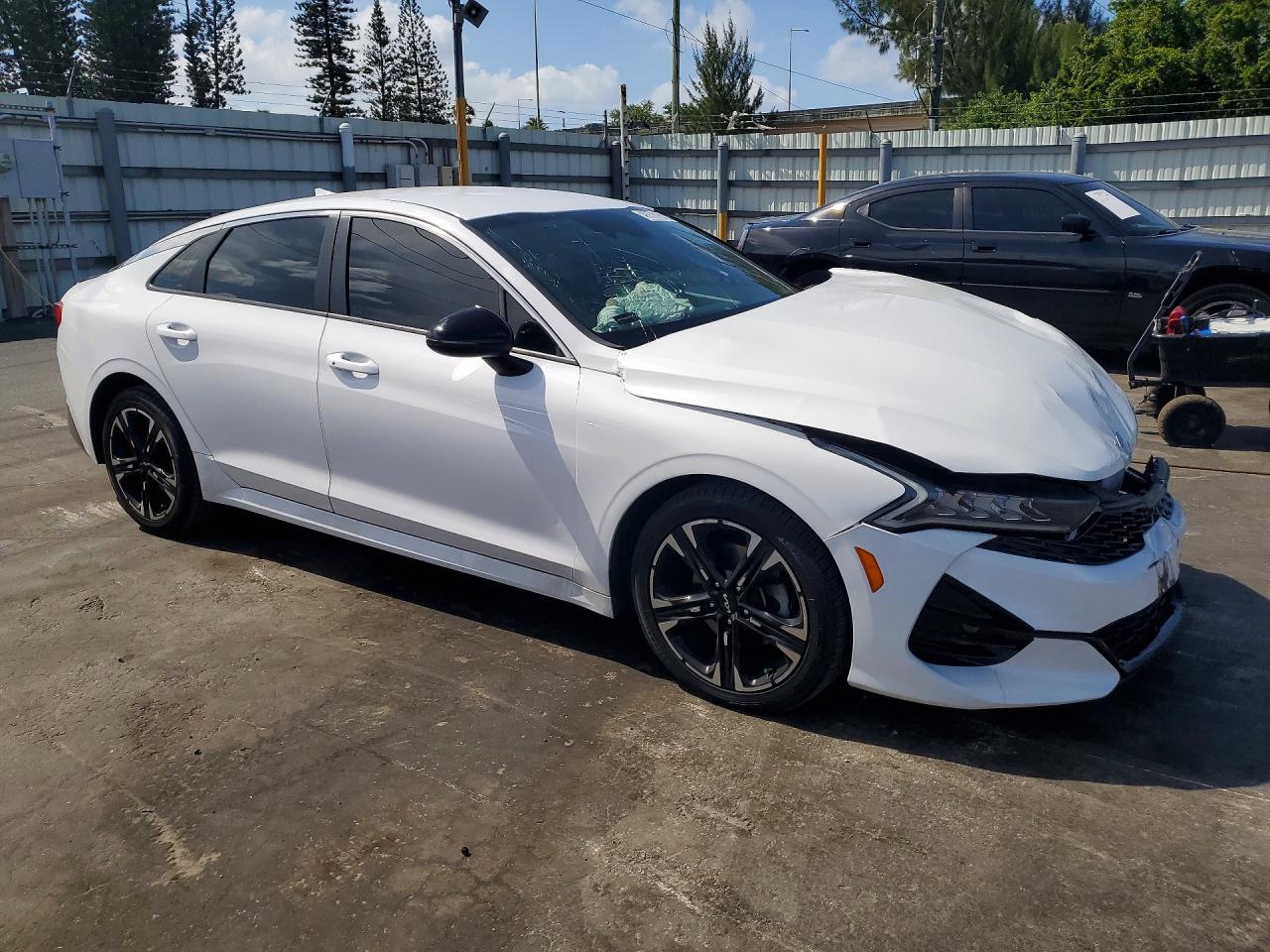2022 KIA K5