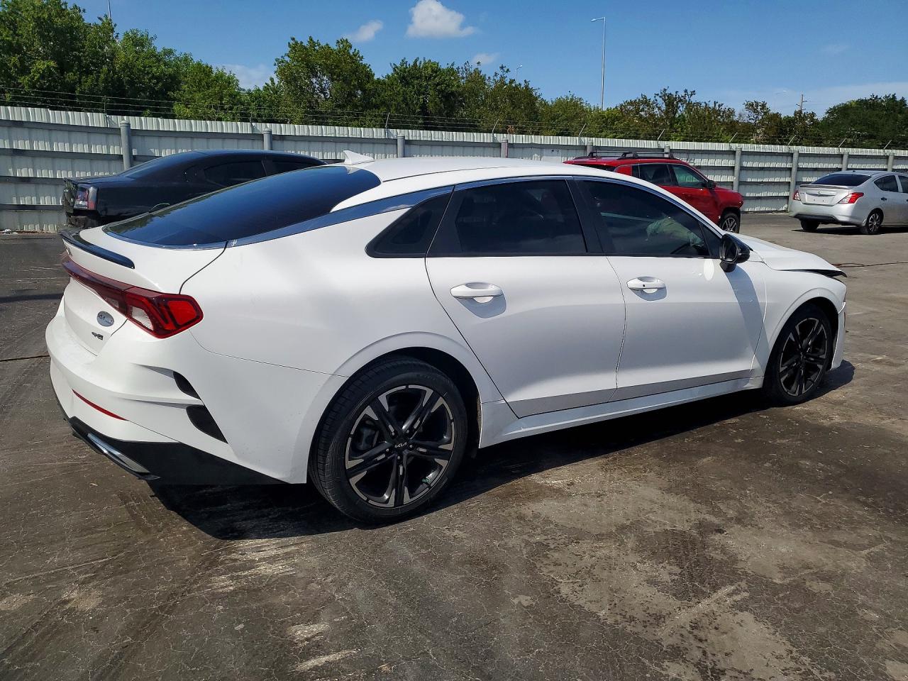 2022 KIA K5