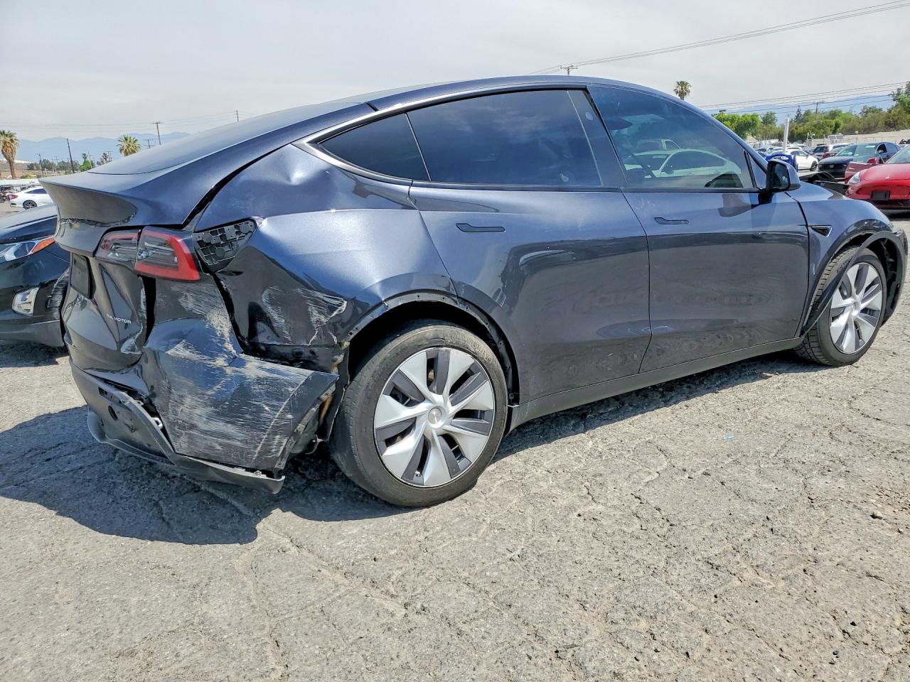 2024 TESLA MODEL Y