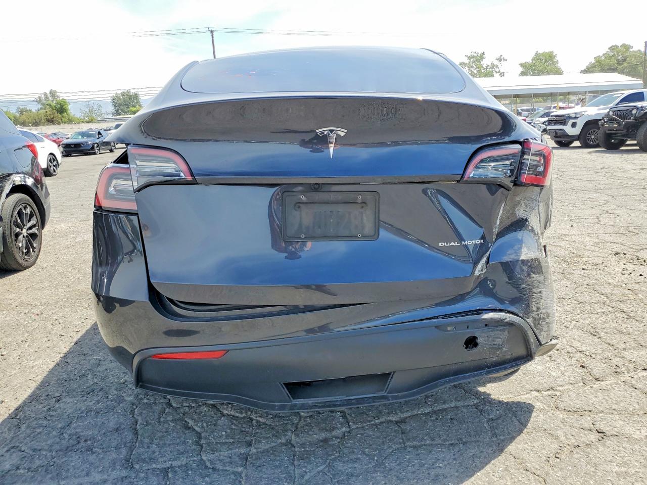 2024 TESLA MODEL Y