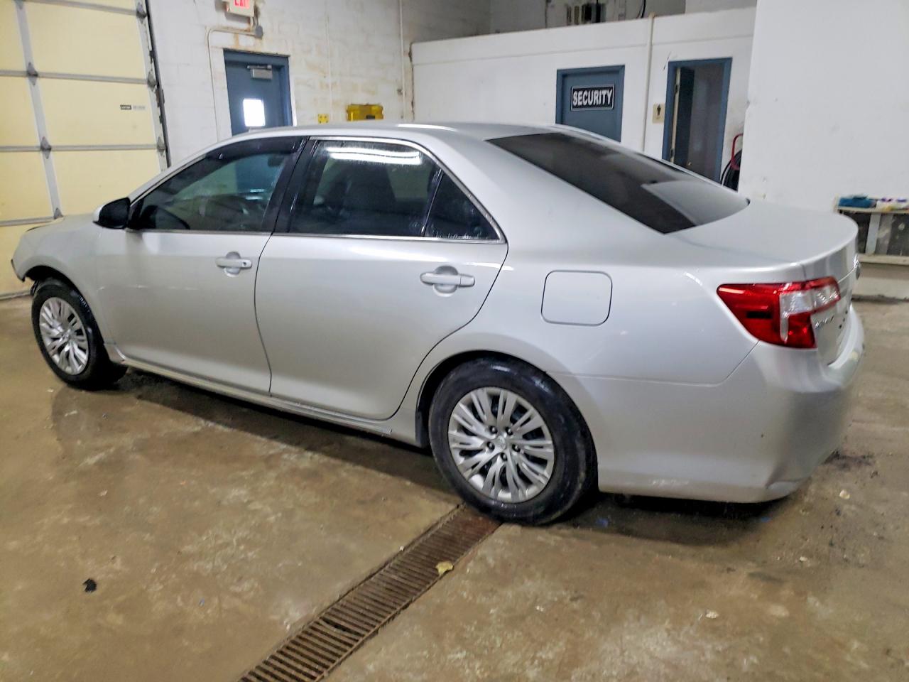 2013 TOYOTA CAMRY