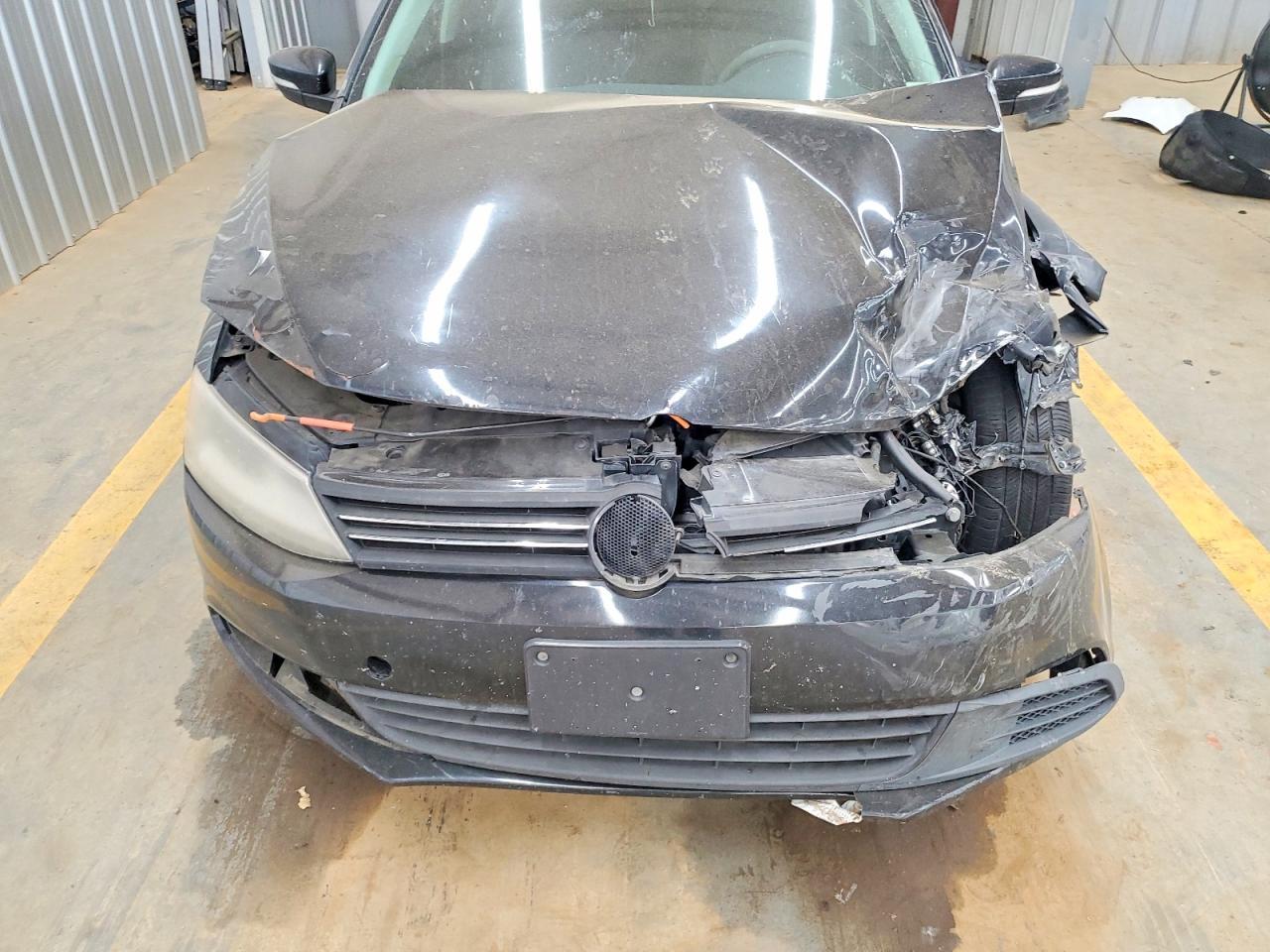 2011 VOLKSWAGEN JETTA