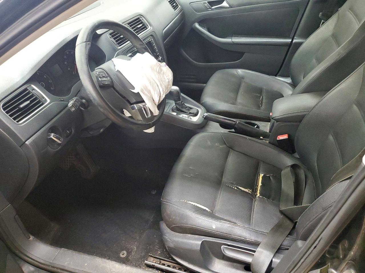 2011 VOLKSWAGEN JETTA