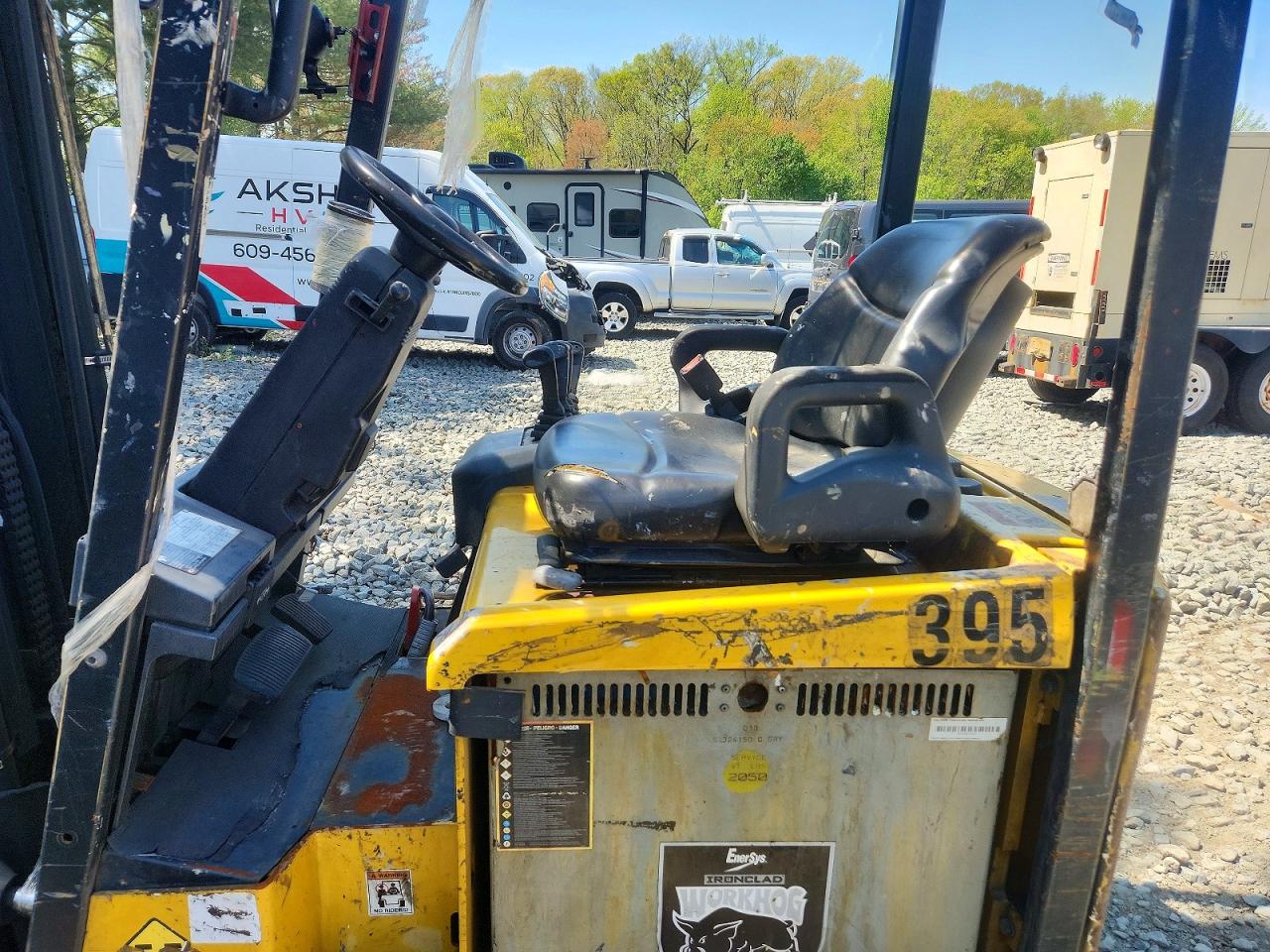 2009 YALE FORK TRUCK