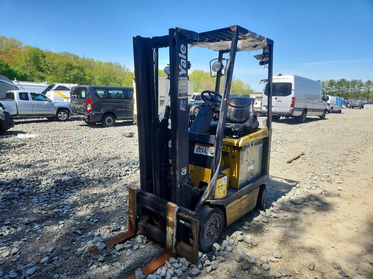 2009 YALE FORK TRUCK