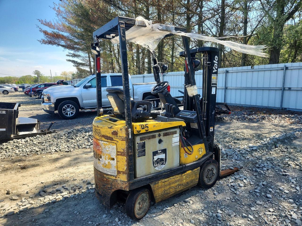 2009 YALE FORK TRUCK