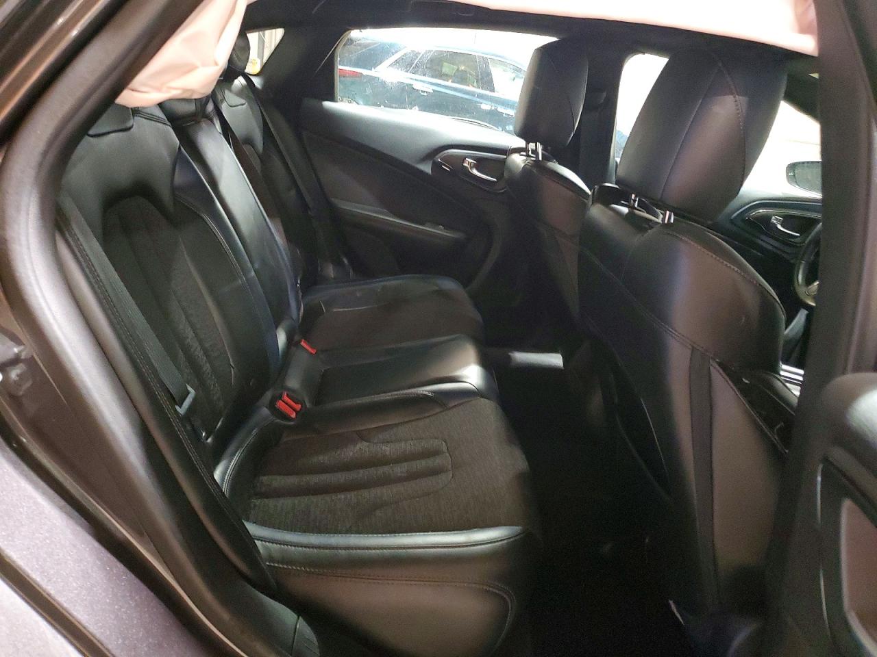 2015 CHRYSLER 200