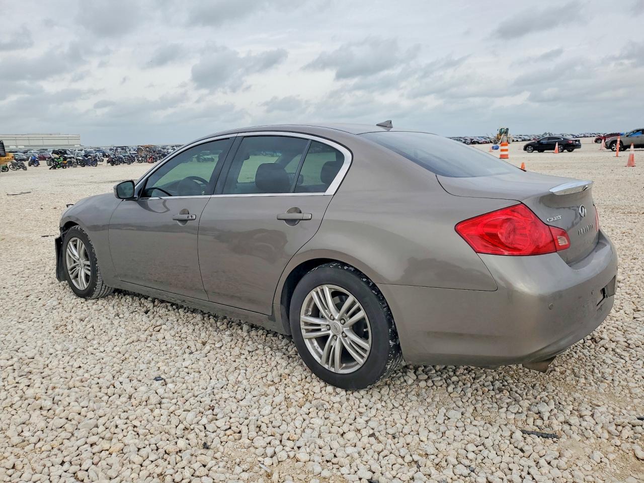 2010 INFINITI G37