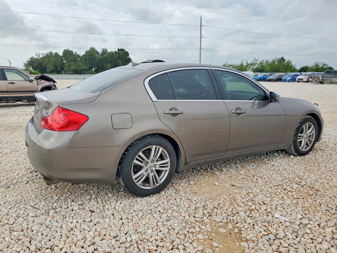 2010 INFINITI G37