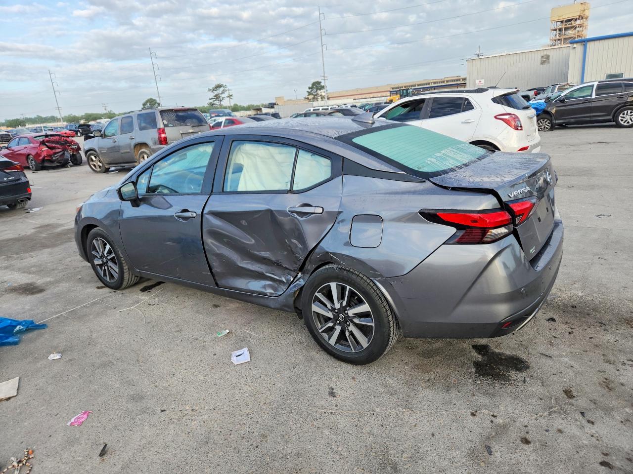 2021 NISSAN VERSA