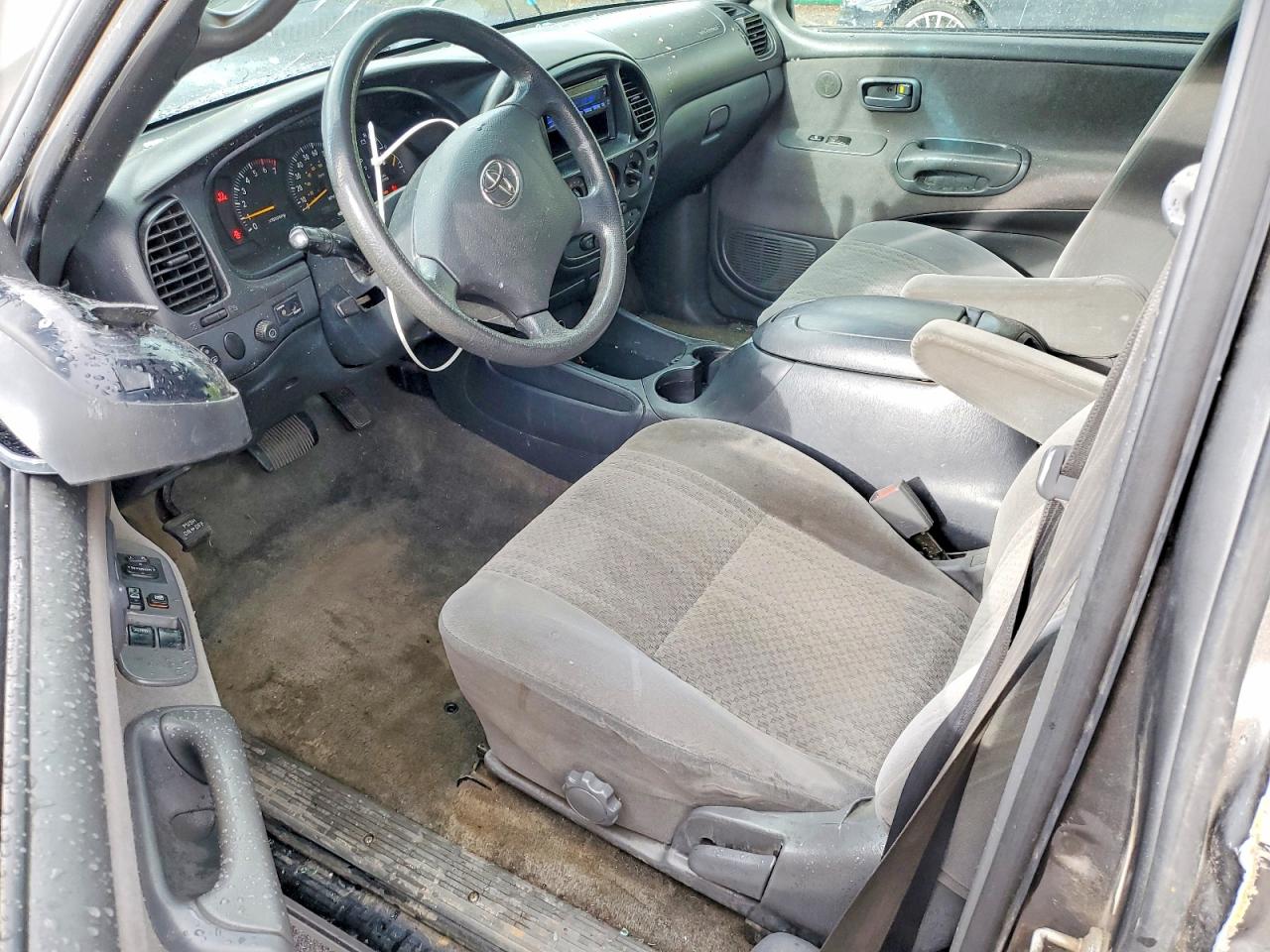 2004 TOYOTA TUNDRA