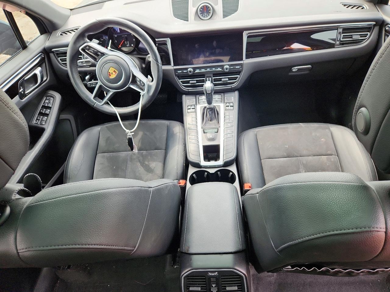 2021 PORSCHE MACAN