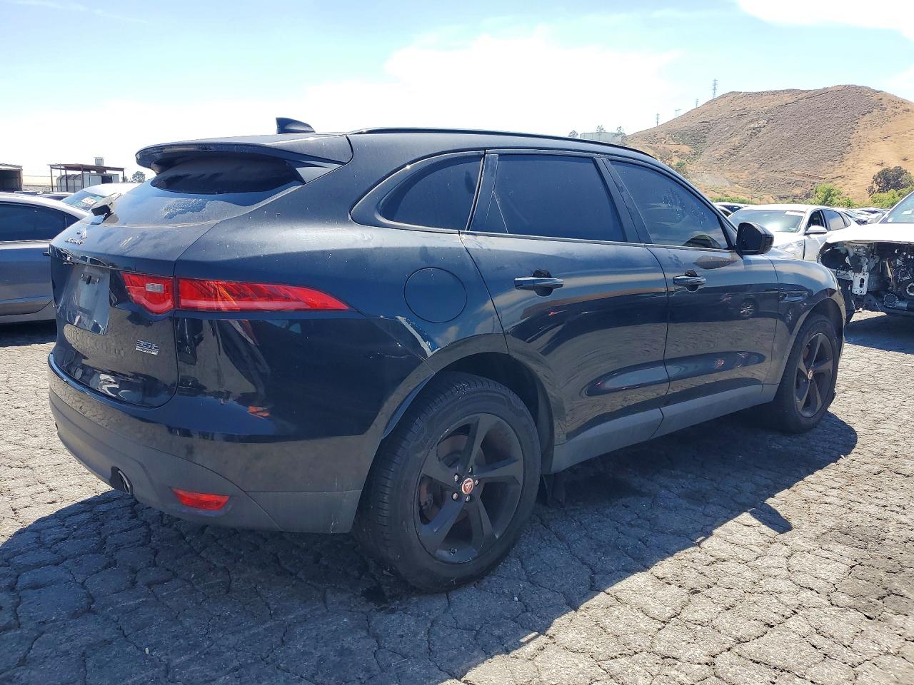 2017 JAGUAR F-PACE