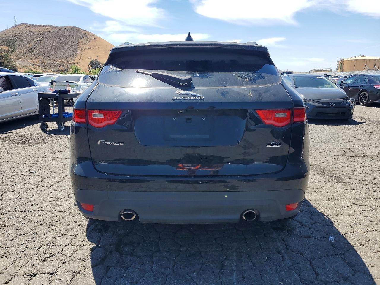 2017 JAGUAR F-PACE