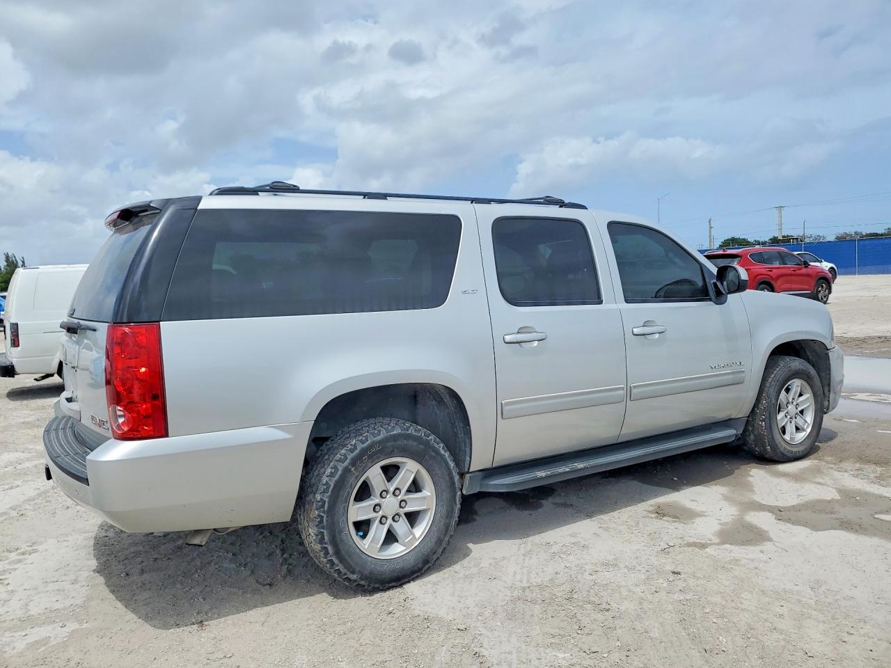2011 GMC YUKON