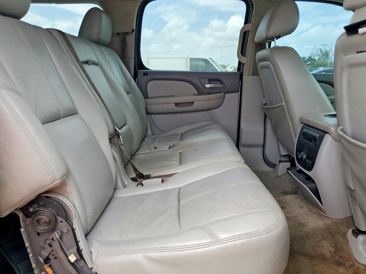 2011 GMC YUKON