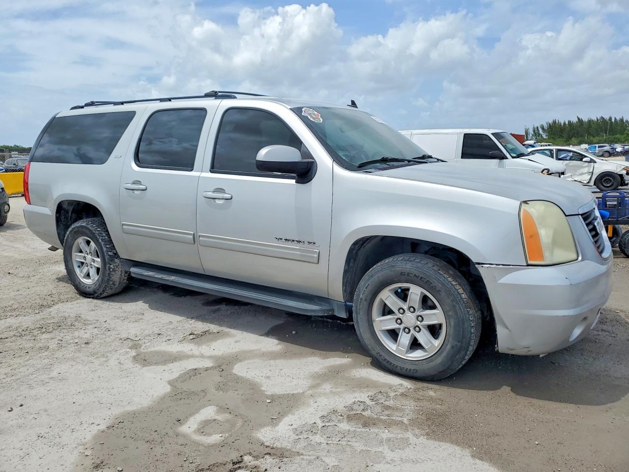 2011 GMC YUKON