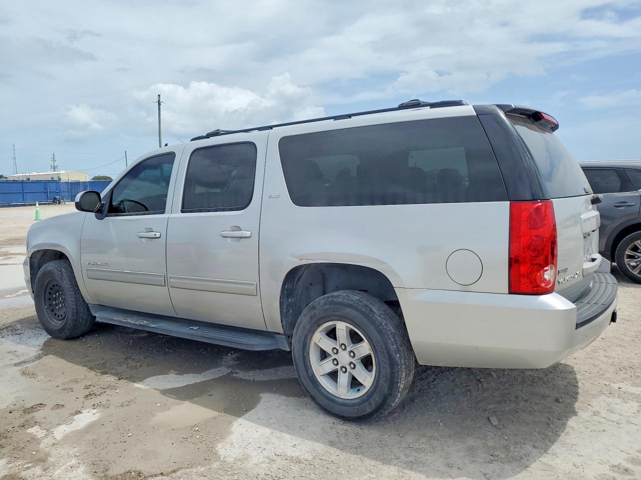2011 GMC YUKON